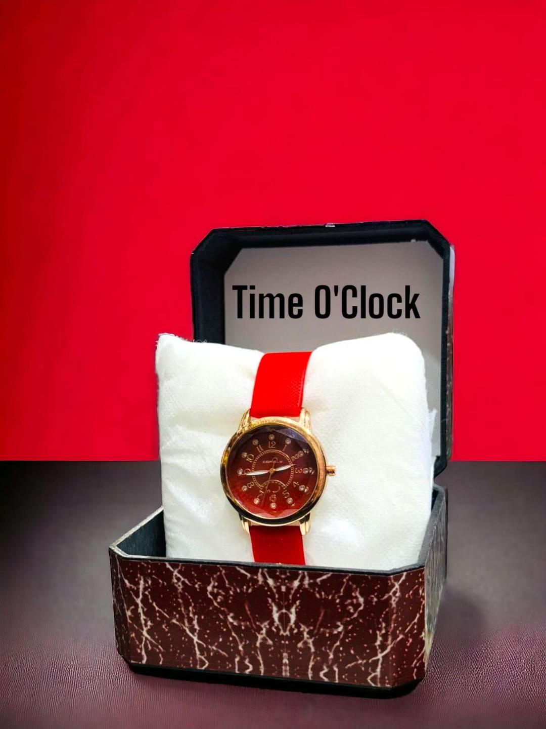 Elegant Women’s Leather Strap Analogue Watch