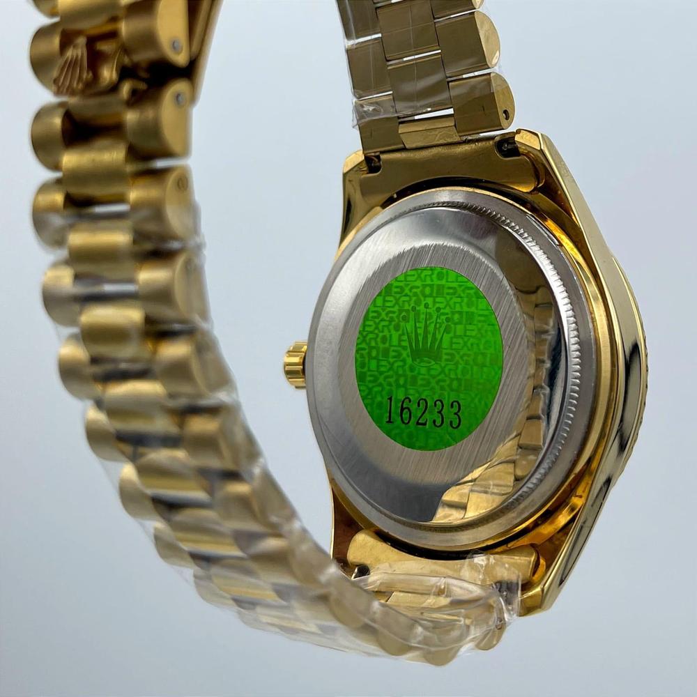 Men’s Stainless Steel Quartz Watch  Round Dial  Water Resistant