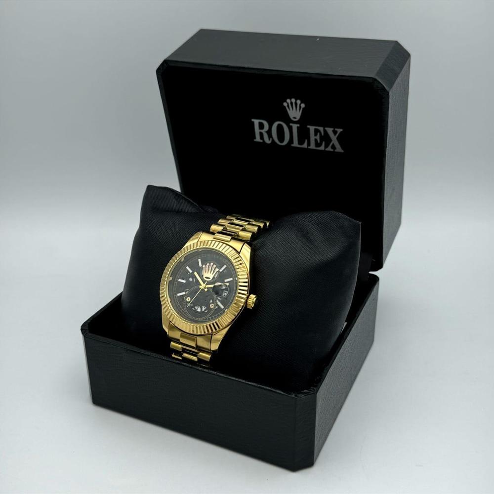 Men’s Stainless Steel Quartz Watch  Round Dial Water Resistant