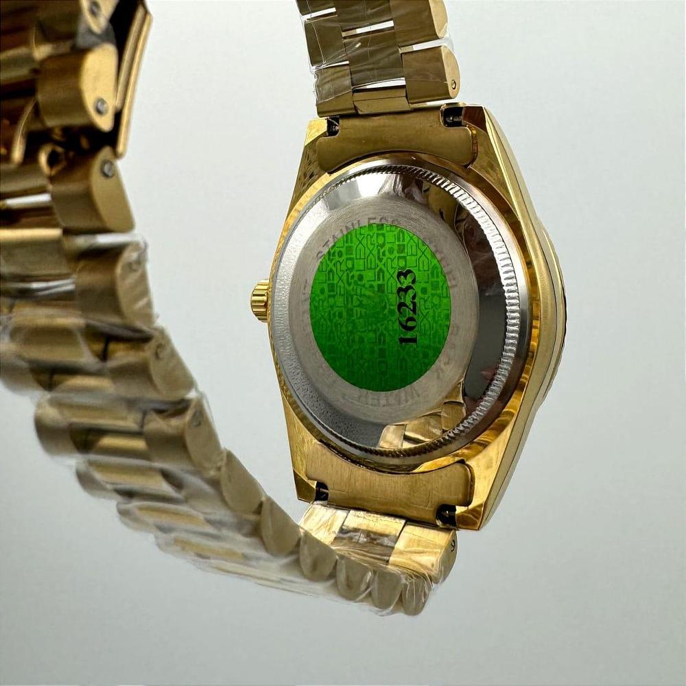 Men’s Stainless Steel Quartz Watch  Round Dial Water Resistant