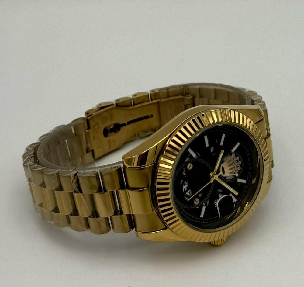 Men’s Stainless Steel Quartz Watch  Round Dial Water Resistant